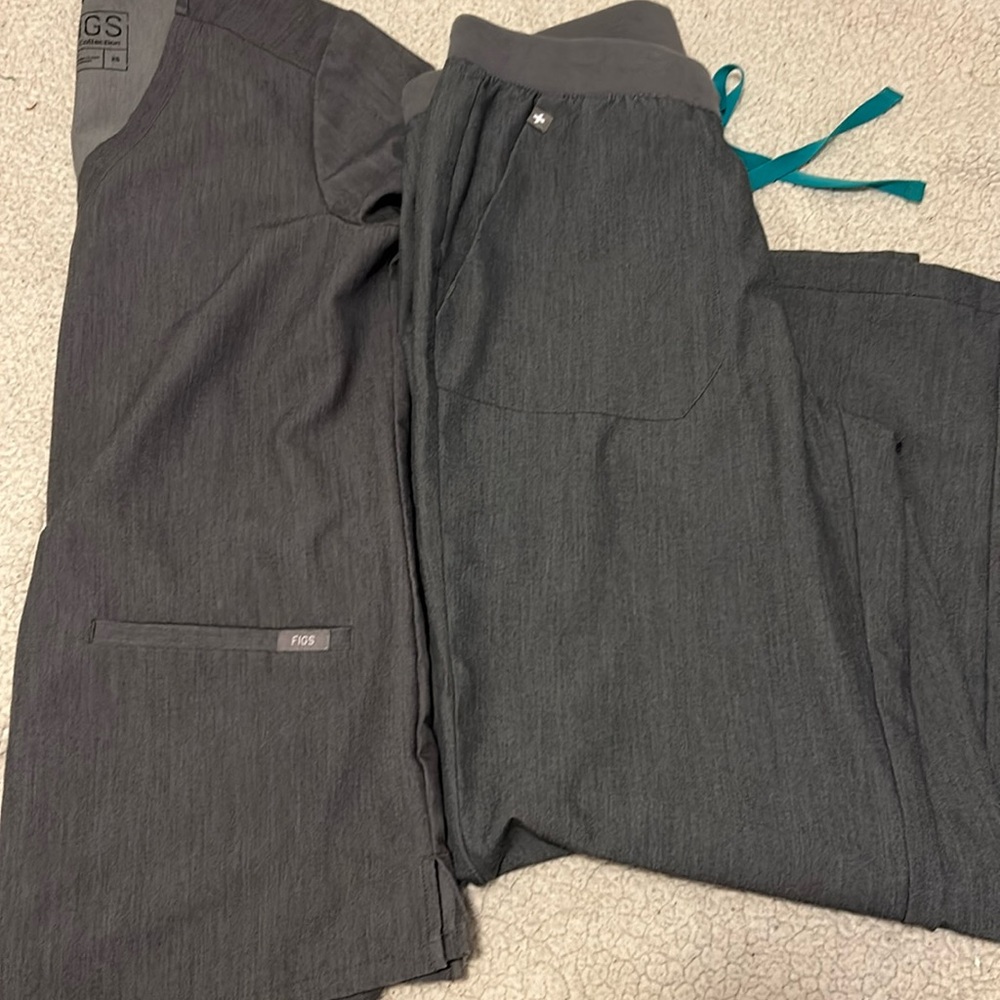 FIGS graphite scrub set casma xs and teresina s